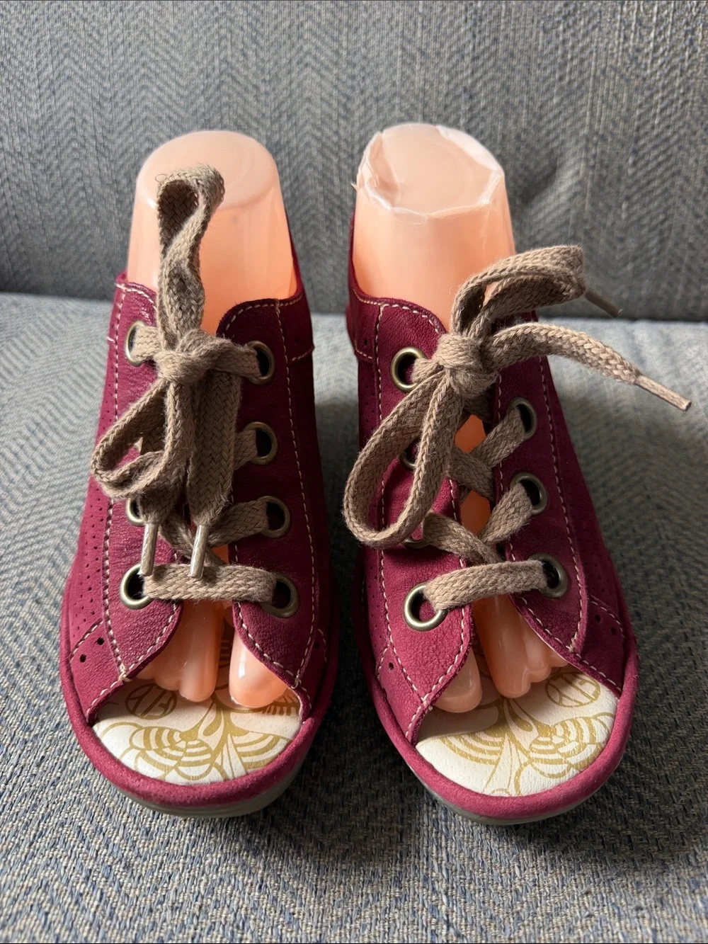 Fly London Women’s Perforated Magenta Rose Leather Lace Up Wedge Sandals Sz: 38
